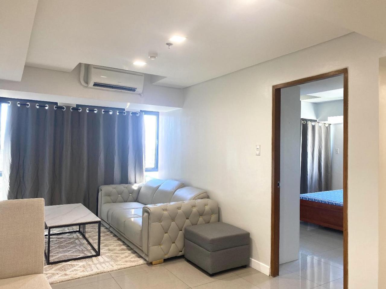 Sapphire Seaview Park Aparthotel Manila Exteriör bild